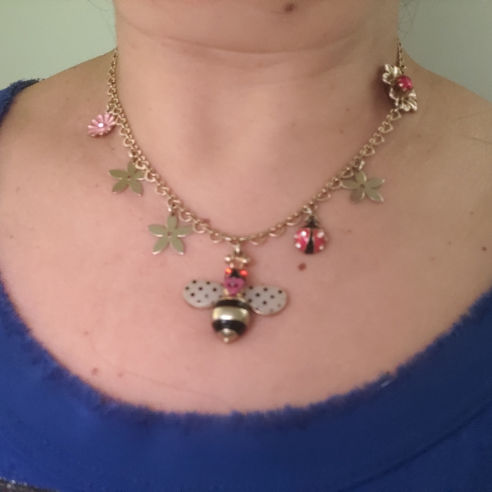 Betsey Johnson Garden Party Necklace - Picture 4 of 13